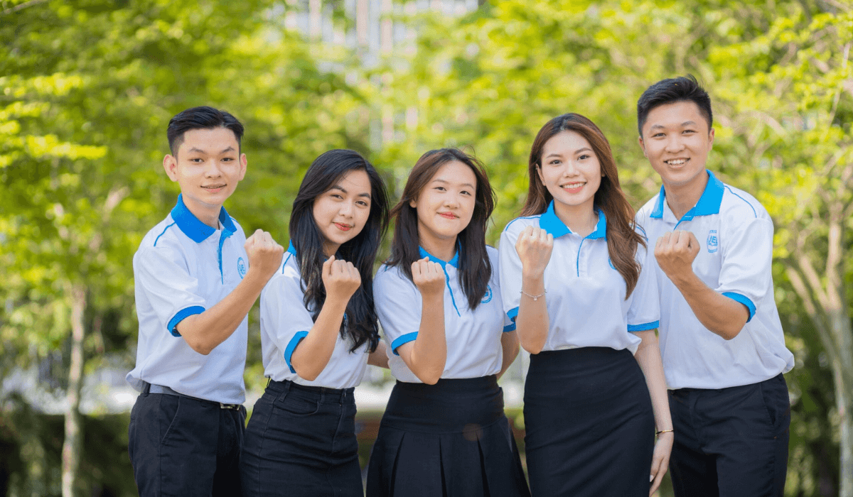 Top 20 mẫu đồng phục các trường đại học Việt Nam đẹp nhất Top 20 mẫu đồng phục các trường đại học Việt Nam đẹp nhất