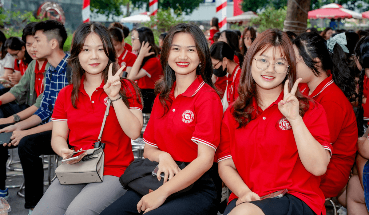 Top 20 mẫu đồng phục các trường đại học Việt Nam đẹp nhất Top 20 mẫu đồng phục các trường đại học Việt Nam đẹp nhất