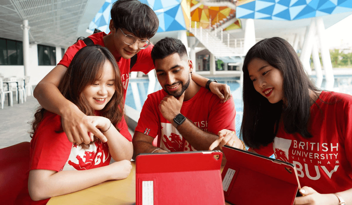 Top 20 mẫu đồng phục các trường đại học Việt Nam đẹp nhất Top 20 mẫu đồng phục các trường đại học Việt Nam đẹp nhất