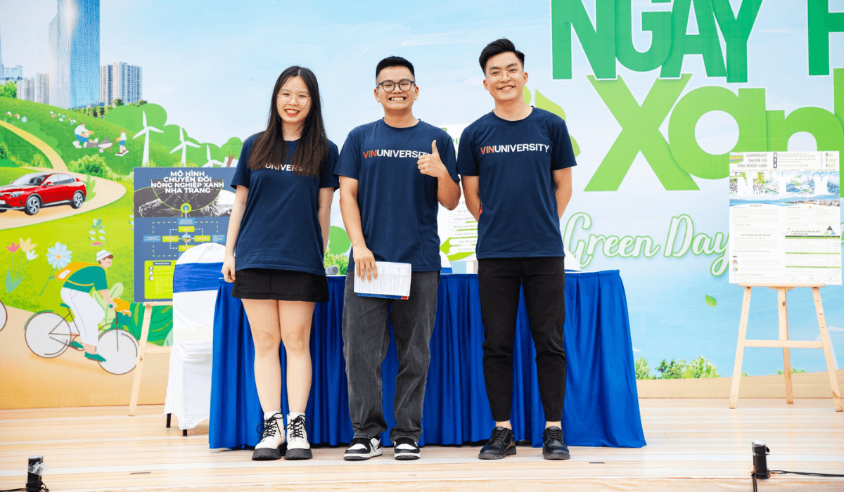Top 20 mẫu đồng phục các trường đại học Việt Nam đẹp nhất Top 20 mẫu đồng phục các trường đại học Việt Nam đẹp nhất
