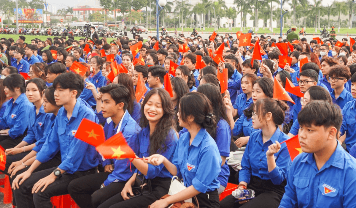 Ý nghĩa sâu sắc của Áo Đoàn Thanh niên - Niềm tự hào tuổi trẻ Việt Nam Ý nghĩa sâu sắc của Áo Đoàn Thanh niên - Niềm tự hào tuổi trẻ Việt Nam